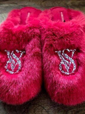 Victoria's Secret red slippers size Large